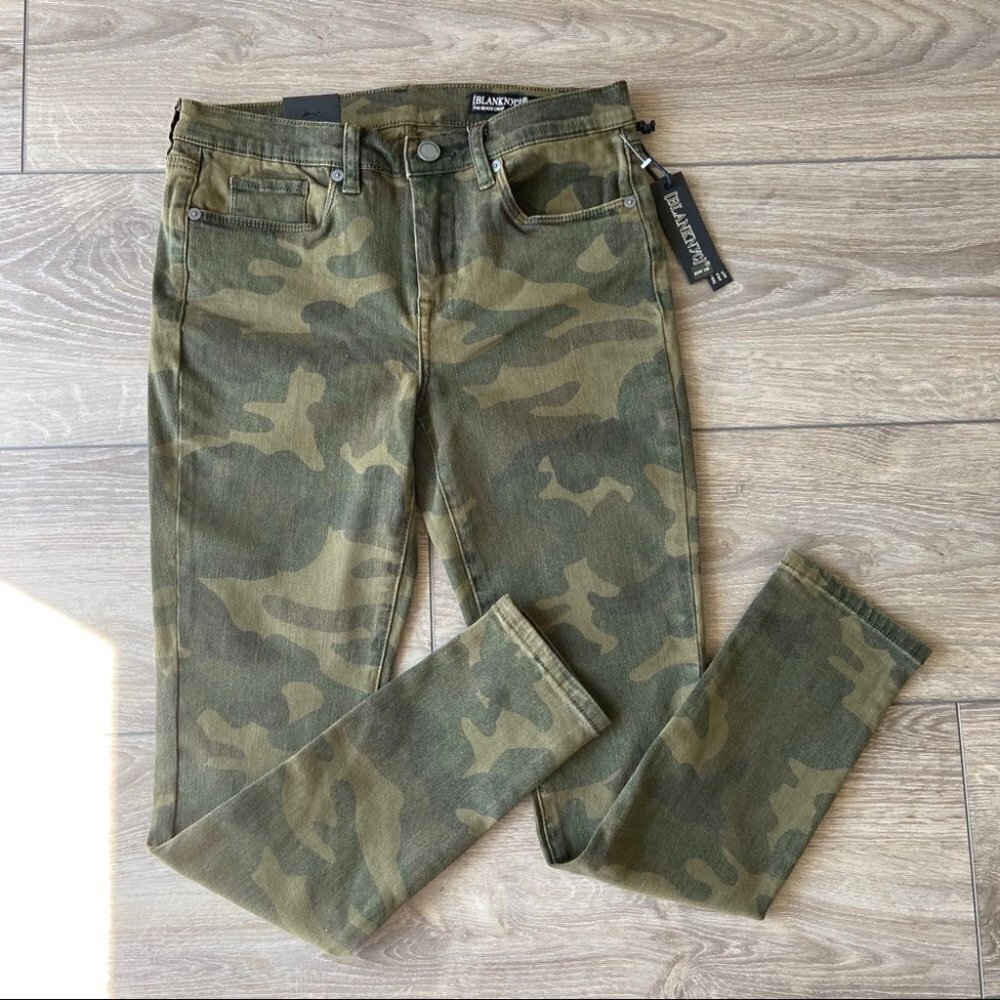 NWT BlankNYC The Reade Crop Camouflage Skinny Jean - Picture 5 of 13